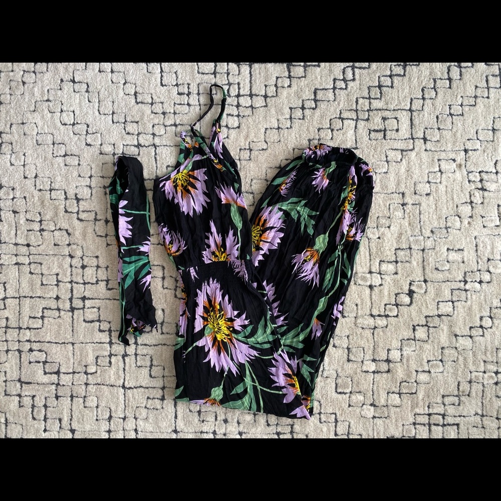 UO tie belt cropped jumpsuit - Picture 2 of 6